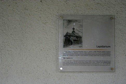 Lapidarium przy parafii NMP w Tomaszowie Maz