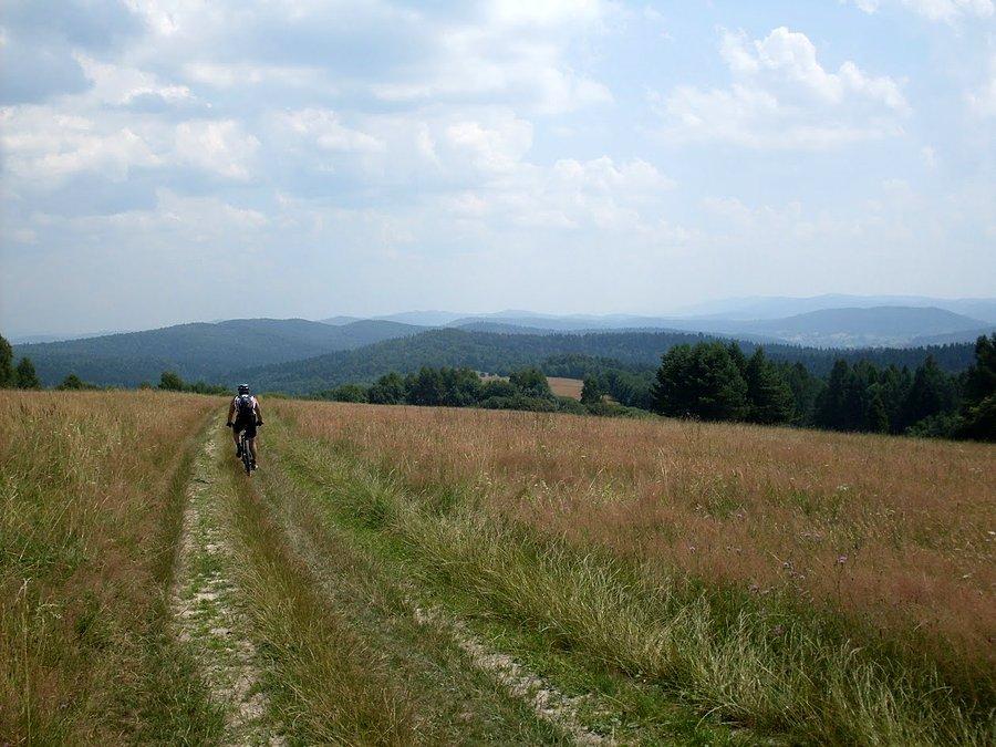 Mosty (641 m.n.p.m.), w oddali Ukraina