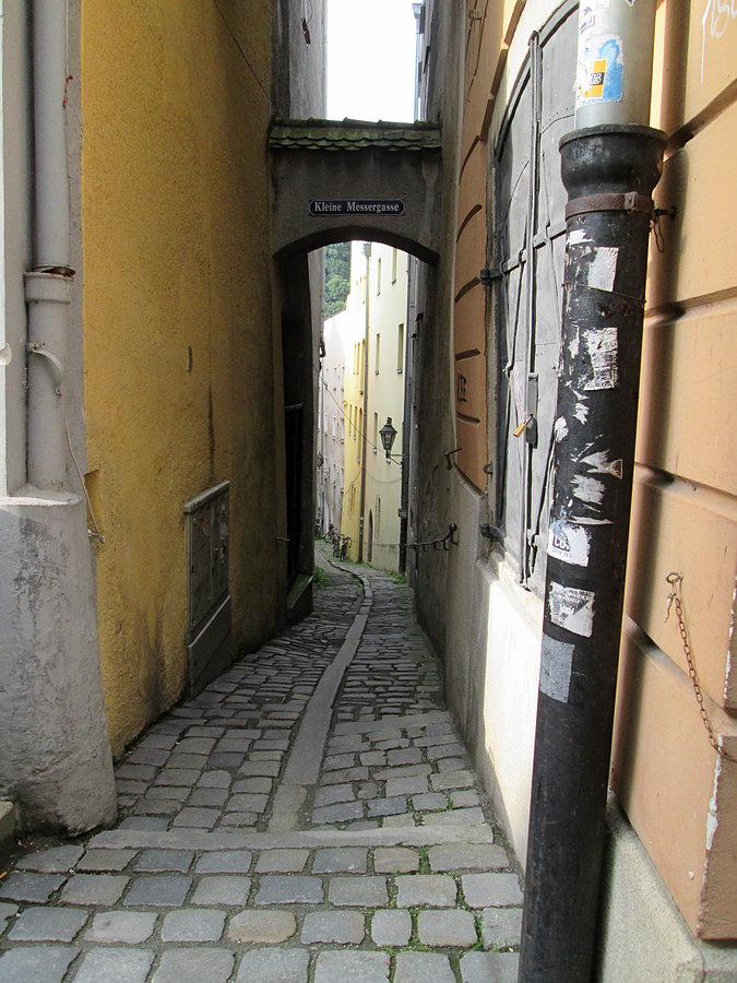 Wąskie uliczki starego miasta w Passau