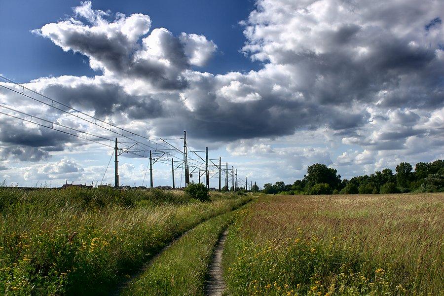 Wzdłuż torów do sadowej
