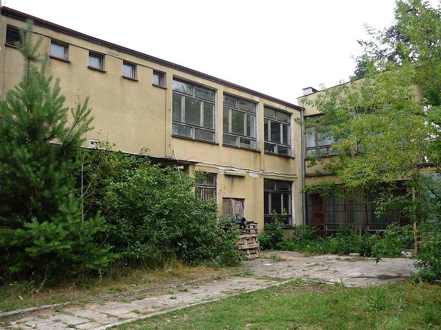 Budynek wczasowy od tyłu