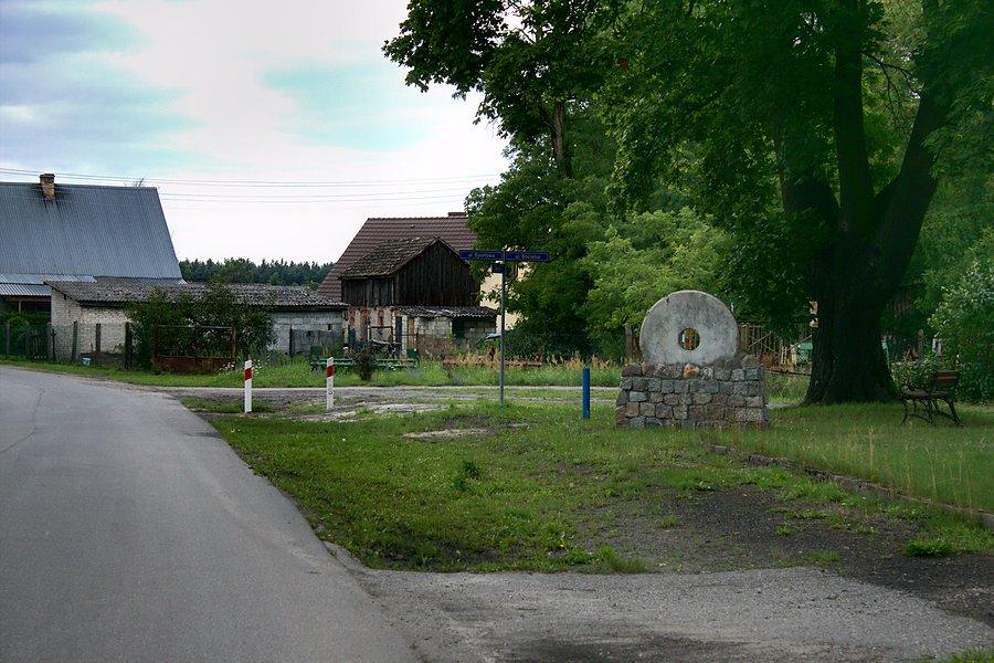 Kamień młyński w Sownie