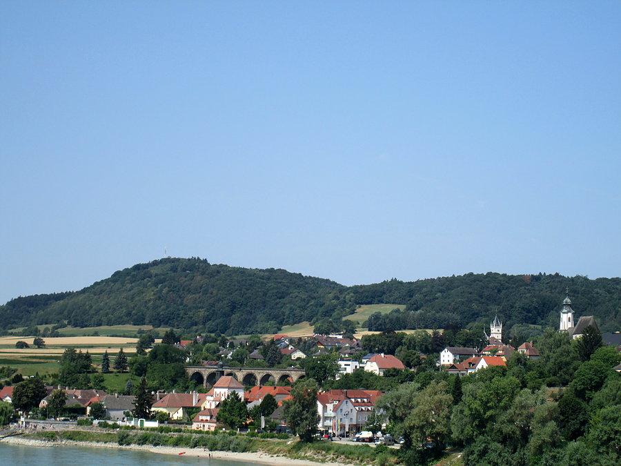 Widok z mostu nad dunajem