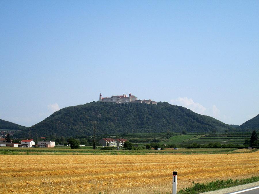 Kolejny klasztor na wzgórzu