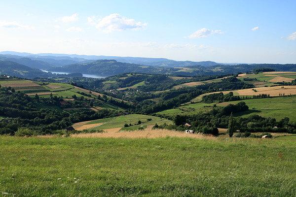 Dolina Zbęka i Jezioro Rożnowskie