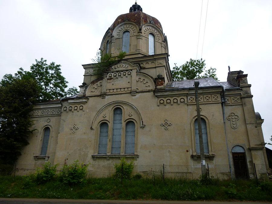 Opuszczona cerkiew w Krzywczy
