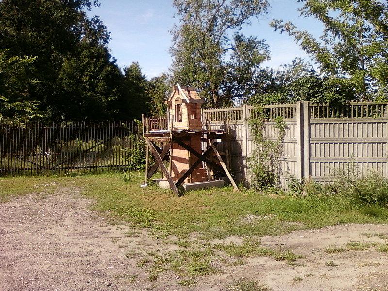 Kapliczka w budowie