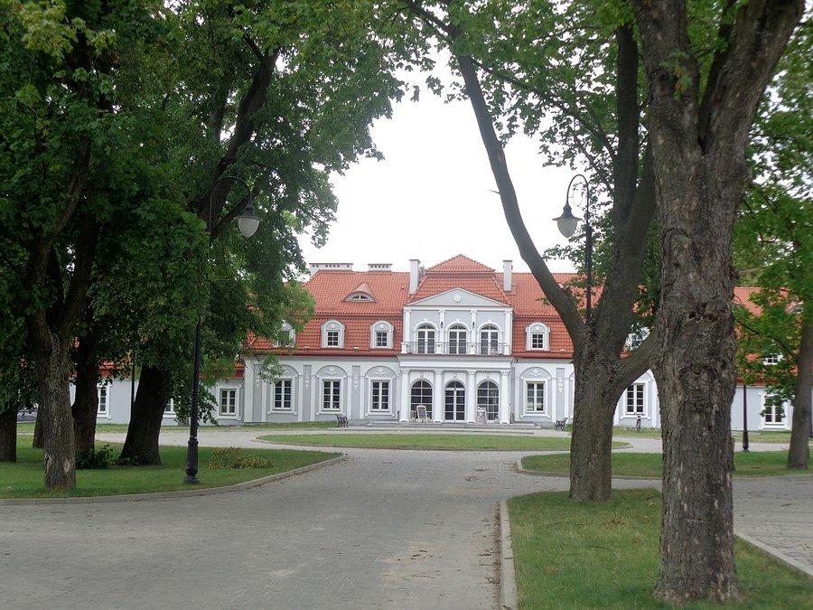 Dwór w Konarach