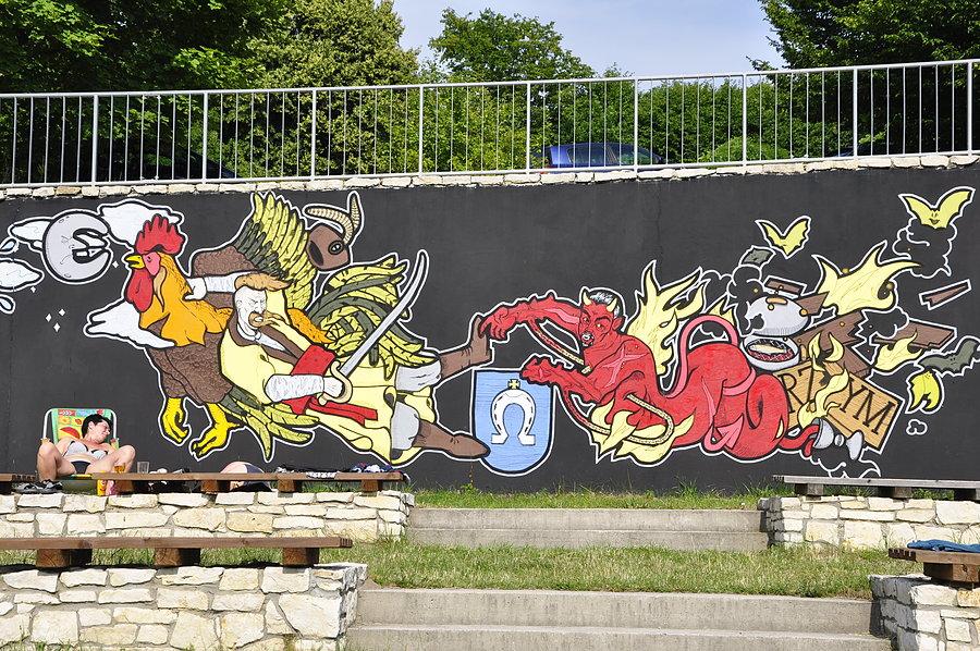 Ciekawy mural w Złotym Potoku