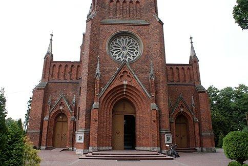 Wejście główne kościoła św. Floriana w Sulejowie
