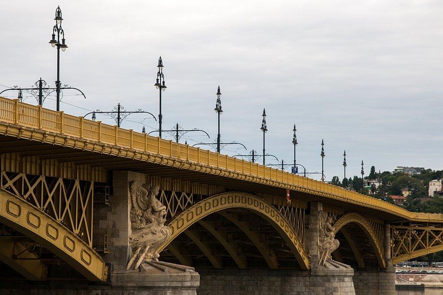 Jeden z mostów w Budapeszcie