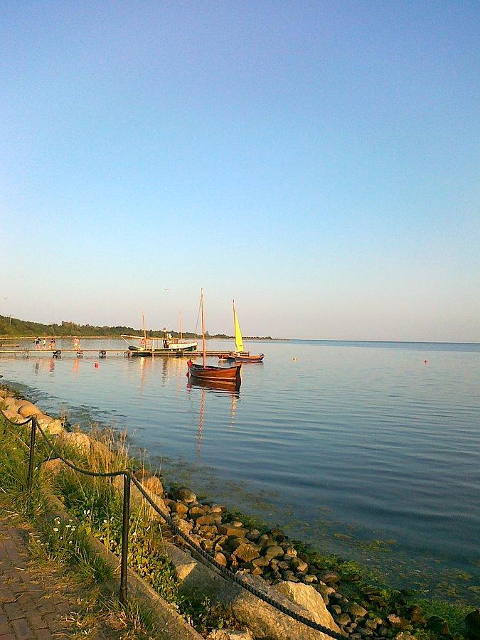 Widok na port w Chałupach