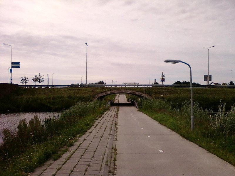Przejazd pod autostradą
