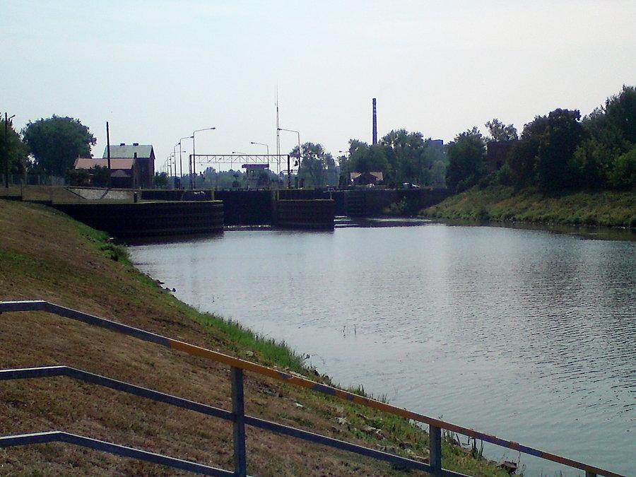 Śluza Brzeg