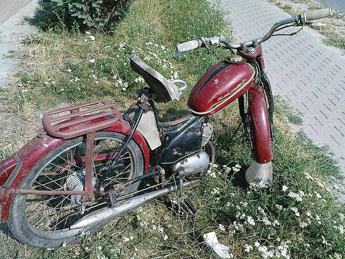 Ile toto może miec lat? Pół wieku?