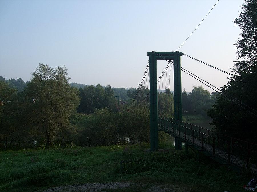 Most wiszący na Sanie