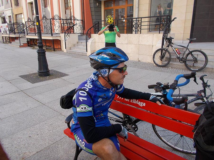 Roberto z poważną miną a'la byndzie 100.000