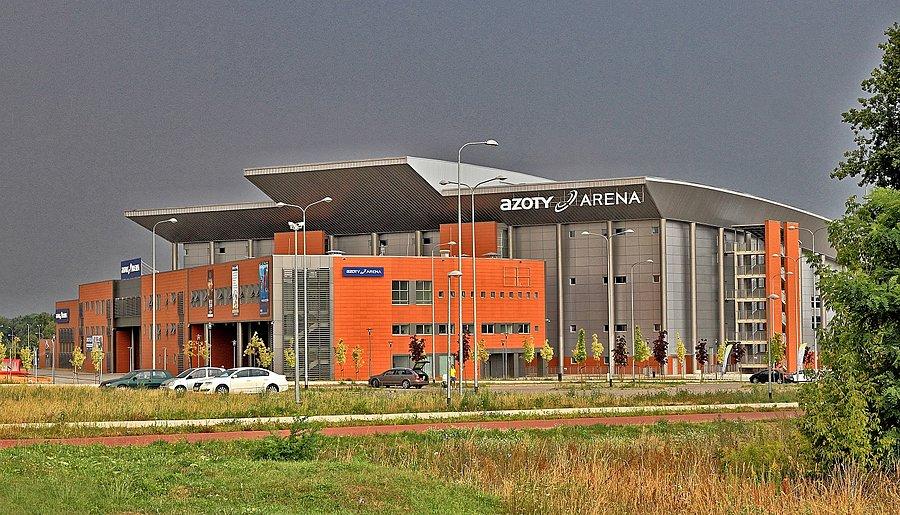 Arena Azoty.. a w tle burzowe niebo