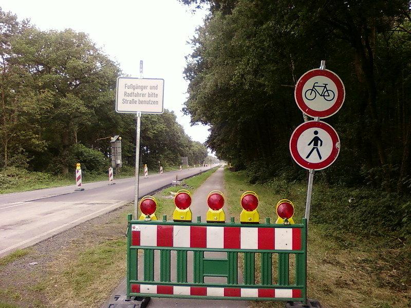 Zamknięta droga rowerowa