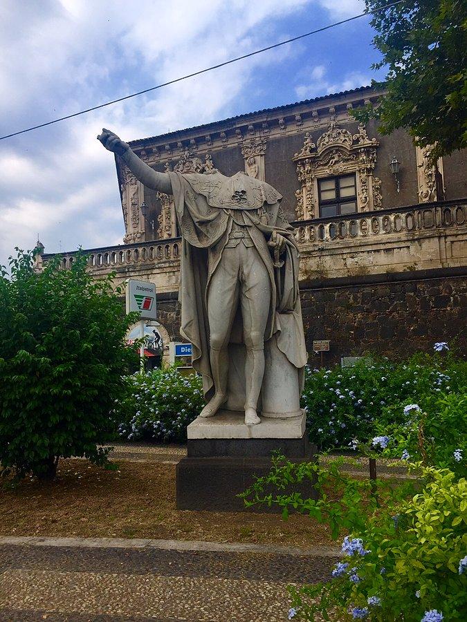 Catańska rzezba jak xałe misto olaleczona