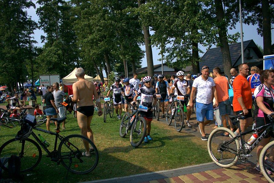 Przedzierałem się przez tłum by dotrzeć na otwartą przestrzeń :)