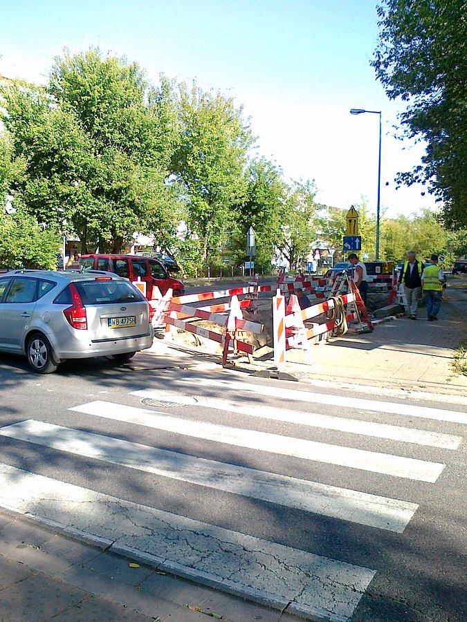 Na Dywizjonu 303 przy Kaliskiego ( a może to jeszcze Lazurowa), też coś ryją jak krety