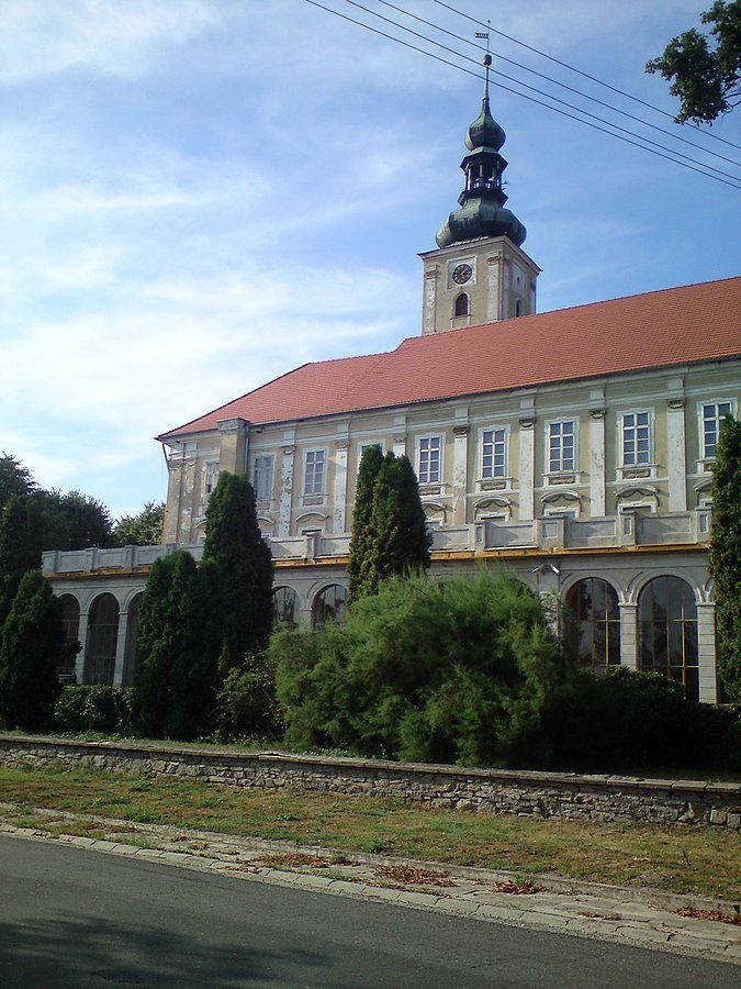 Pałac Joannitów w Oleśnicy Małej