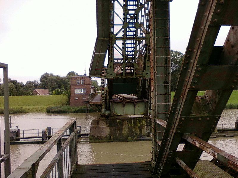 Most zwodzony