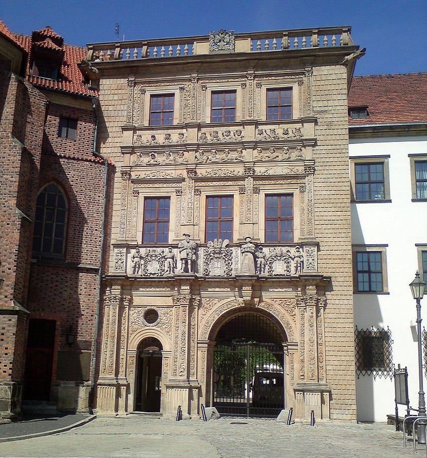 Brama Zamku Piastów Śląskich w Brzegu