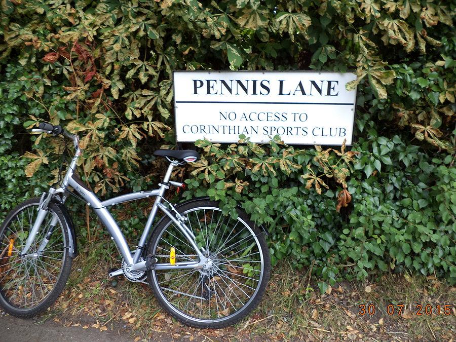 Pennis Lane. Bez komentarza