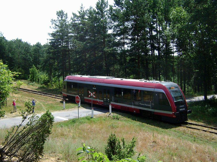SA135-020 w drodze do Spały mija przejazd drogowy okolicy Nowego Glinnika