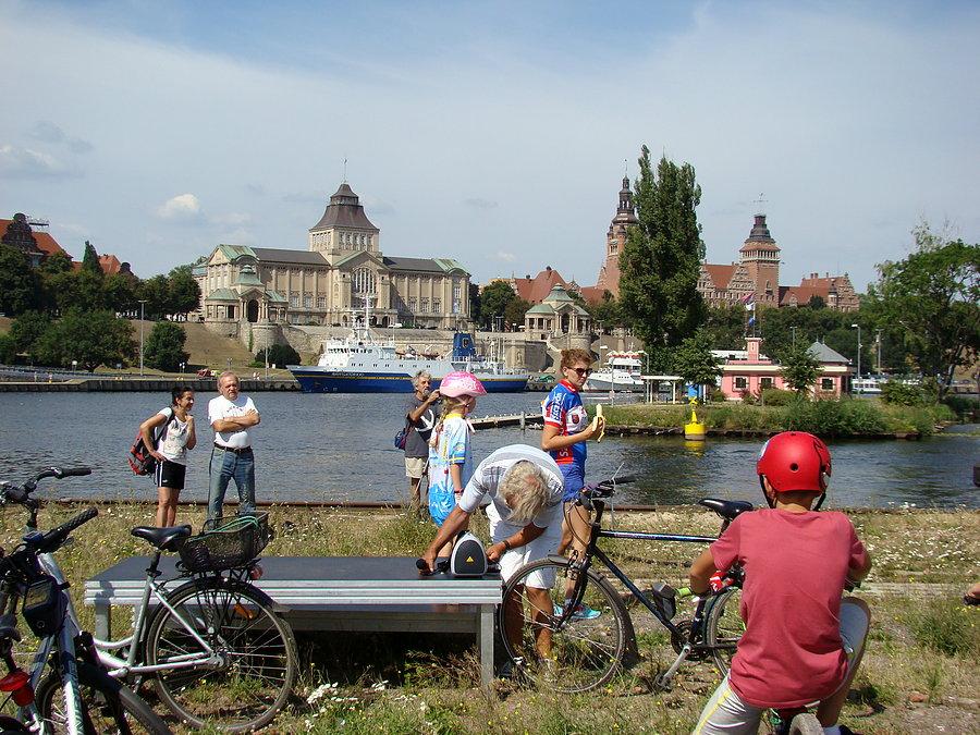 Na Łasztowni , szykujemy sie do koncertu na dzwonki rowerowe.3