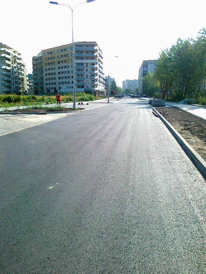 Brakujący odcinek Pełczyńskiego już z asfaltem, ale jeszcze zamknięty dla ruchu
