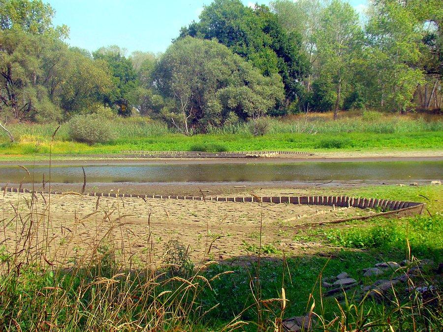 Zatopione poniemieckie barki w Odrze. Głogów, Zatoka Neptuna