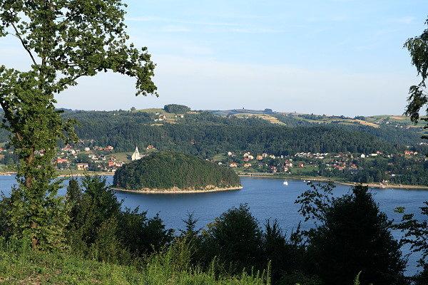 Jezioro Rożnowskie z osiedla Łazy