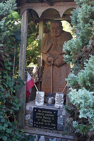 Na pamiątkę pobytu papieża w Wigrach
