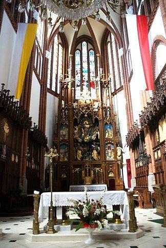 Ołtarz główny Bazyliki
