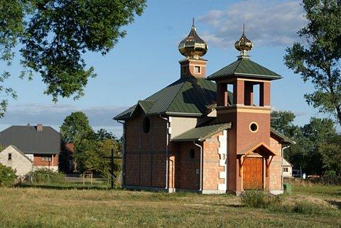 Nowo budowana cerkiew gdzieś na trasie Bielsk Podlaski - Hajnówka