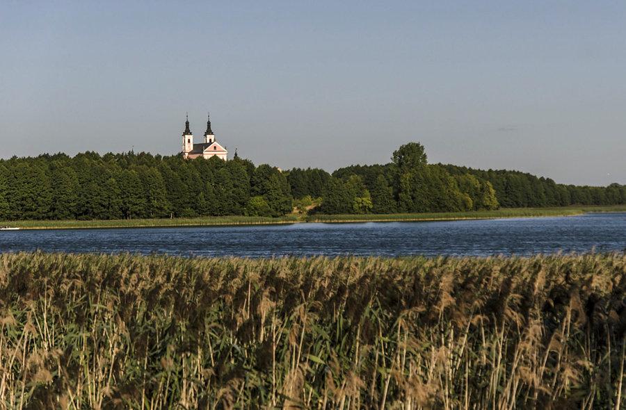 Widok na klasztor Wigierski