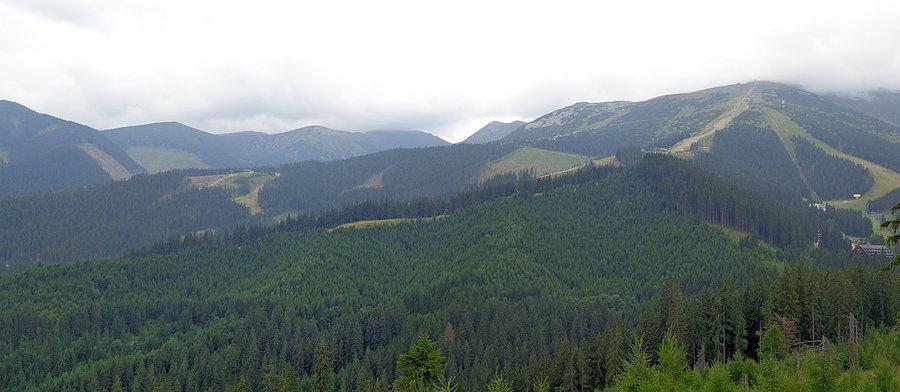Deszczowa panorama Niżnych Tatr z Ostredoka