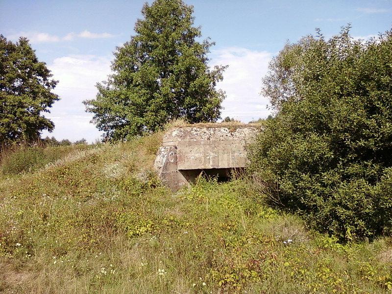 Bunkier na południe od linii kolejowej