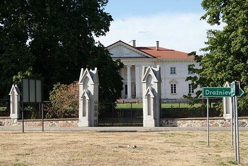 Pałac w Korczewie od frontu