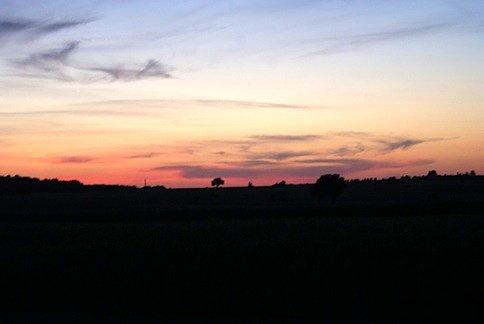 Zachód słońca widziany z balkonu agroturystyki u sołtysa w Kamiankach k. Przesmyków