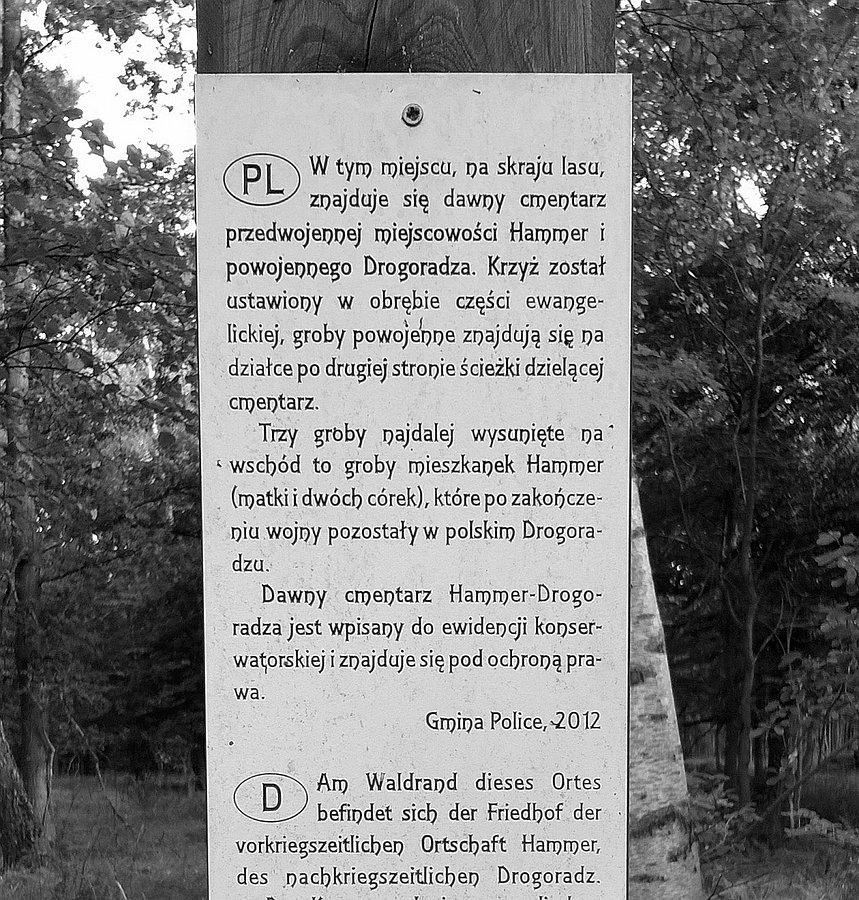 Tablica informacyjna przy starym cmentarzu w Drogoradzu