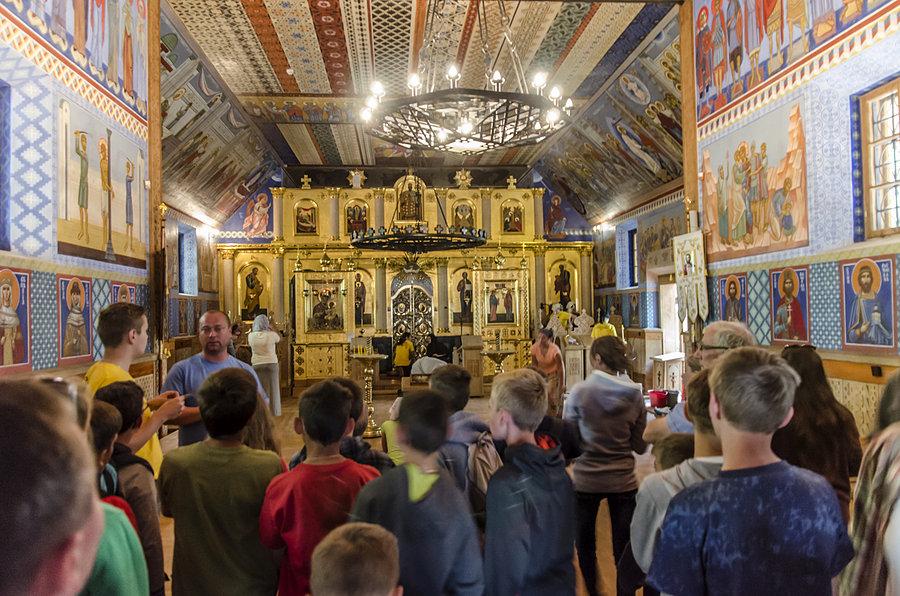 Wewnątrz Monasteru