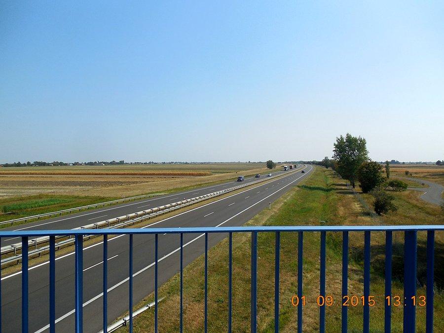 Nad autostradą A2 przed Słupcą