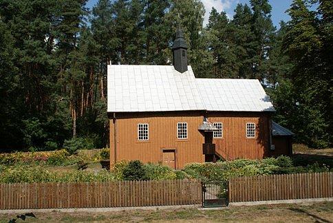 Waliska k. Nowego Miasta nad Pilicą - drewniany kościół pw. św. Krzyża z 1650 r