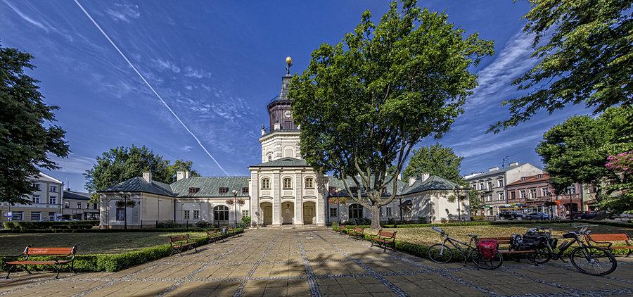 Przed Muzeum Regionalnym w Siedlcach