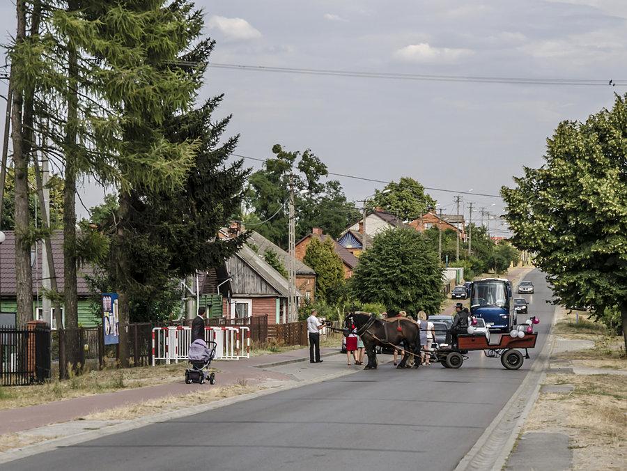 Trafiliśmy na przejazd nowożeńców do kościoła w Stanisławicach