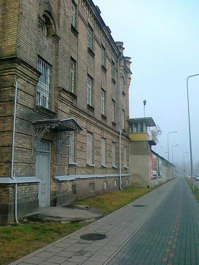 Więzienie pamięta chyba carskie czasy, a może przesadziłam, ale na pewno to zabytkowy budynek
